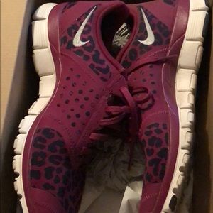 Nike free leopard size 9.5 magenta